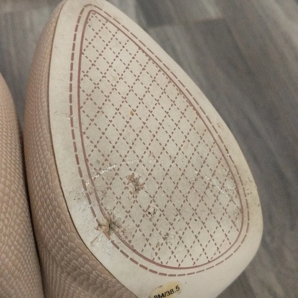 #283Jessica Simpson Women's Tobee Platform Pump Soft Tan Color. 4" Heel Size: 8M - Picture 9 of 12